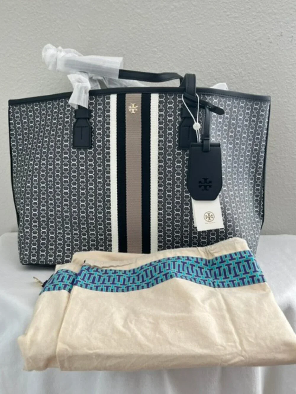 Tory Burch GEMINI LINK CANVAS LARGE TOTE Black Gemini Link